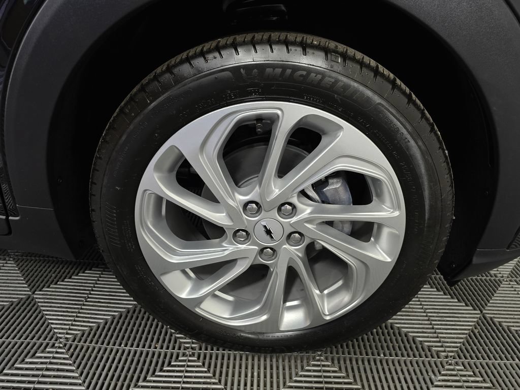 New 2027 Chevrolet Bolt LT w/ Comfort Package FWD image 9