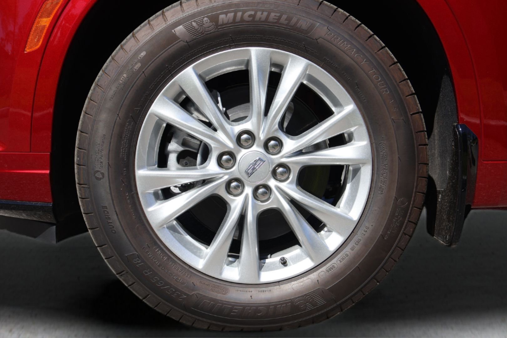 New 2025 Cadillac XT6 Luxury w/ LPO, Floor Liner Package AWD/4WD image 9