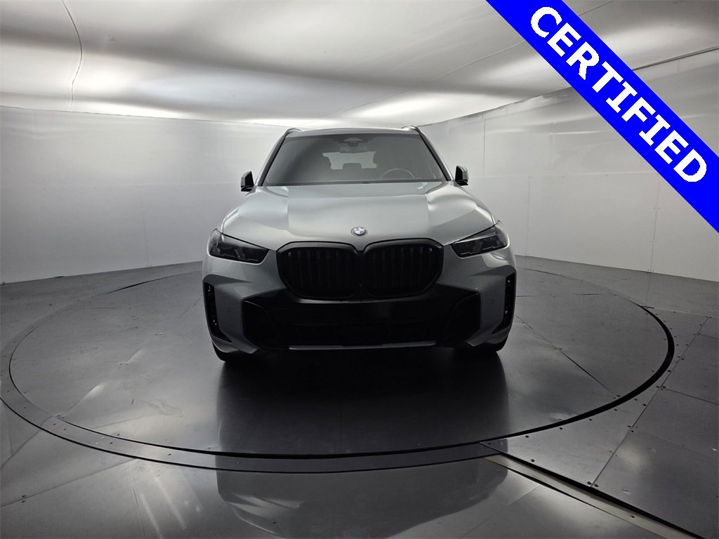 Used 2024 BMW X5 xDrive40i w/ M Sport Package image 3