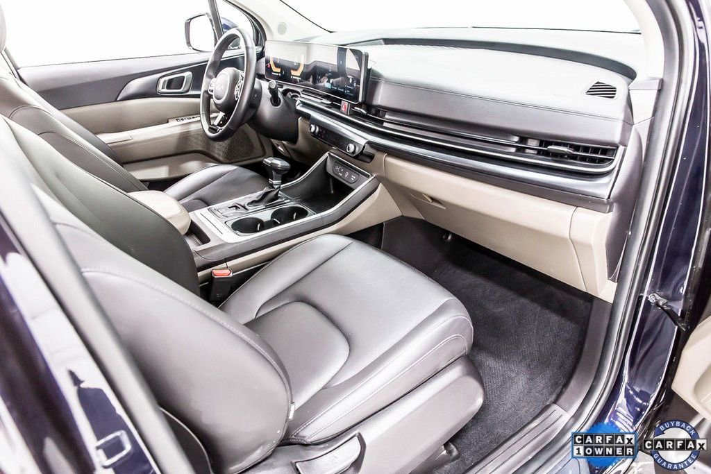 Used 2025 Kia Carnival image 30