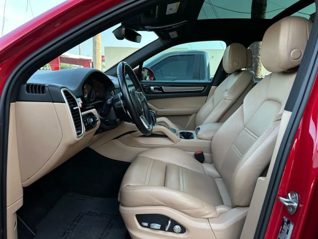 Used 2021 Porsche Cayenne image 25