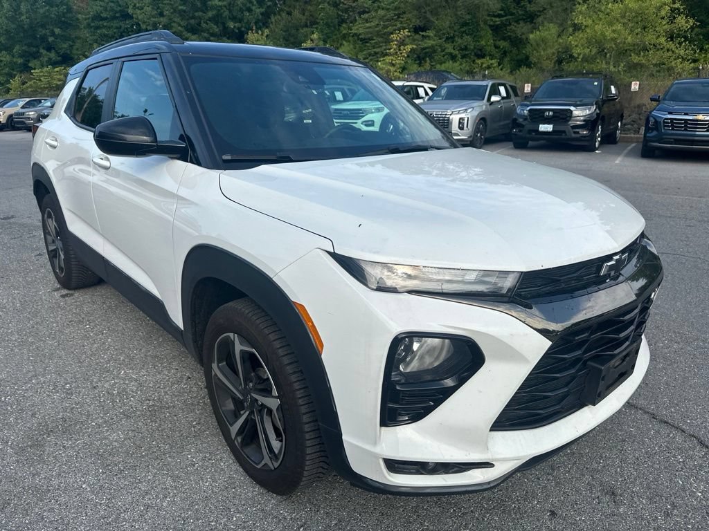 Used 2023 Chevrolet TrailBlazer RS w/ Convenience Package AWD/4WD image 3