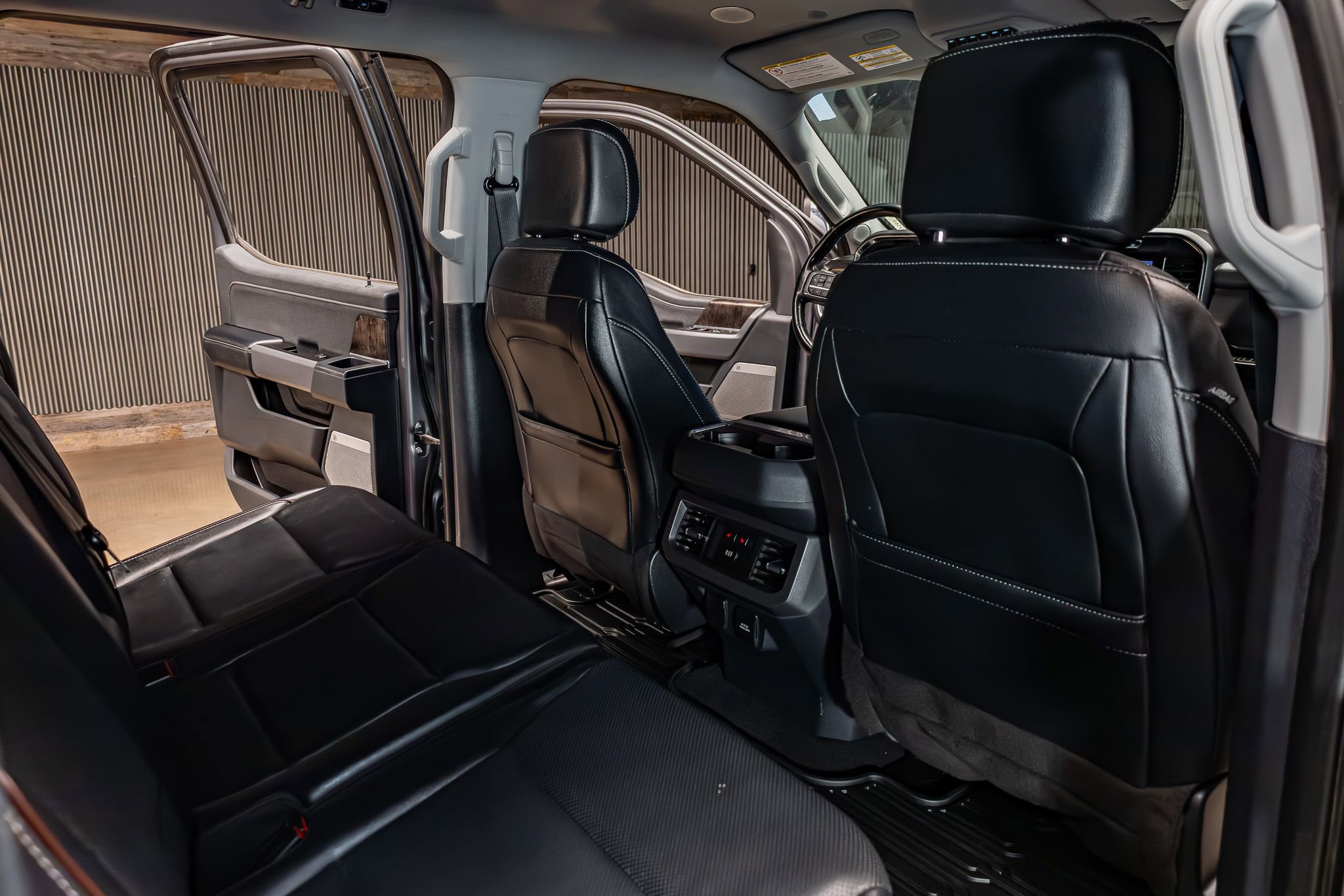 Used 2023 Ford F350 Lariat w/ Lariat Ultimate Package AWD/4WD image 25