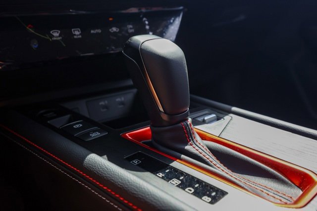 New 2025 Nissan Kicks SR image 31