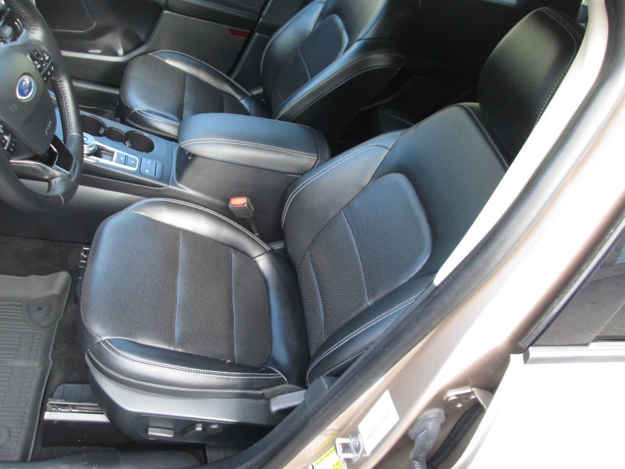 Used 2020 Ford Escape SEL image 15