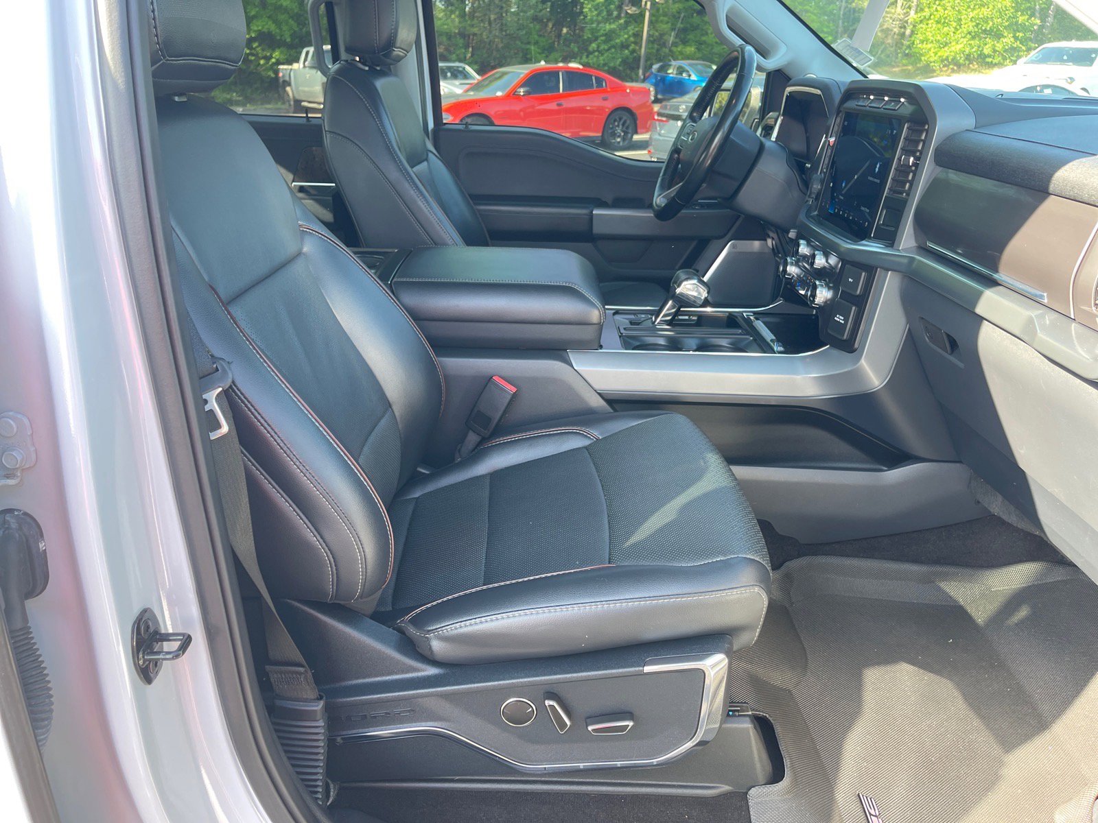 Used 2021 Ford F150 Lariat w/ Equipment Group 502A High image 19