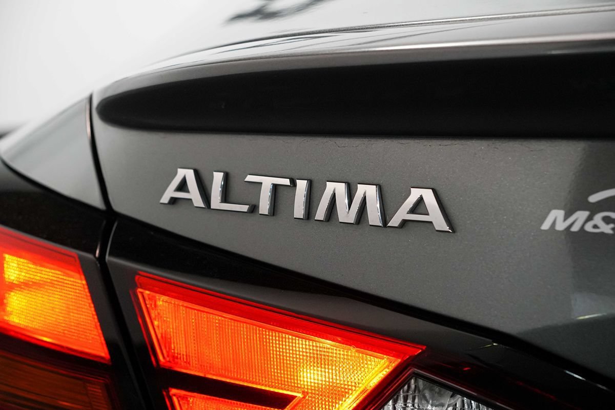 Used 2021 Nissan Altima 2.5 SR FWD image 11