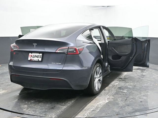 Used 2023 Tesla Model Y Long Range image 55