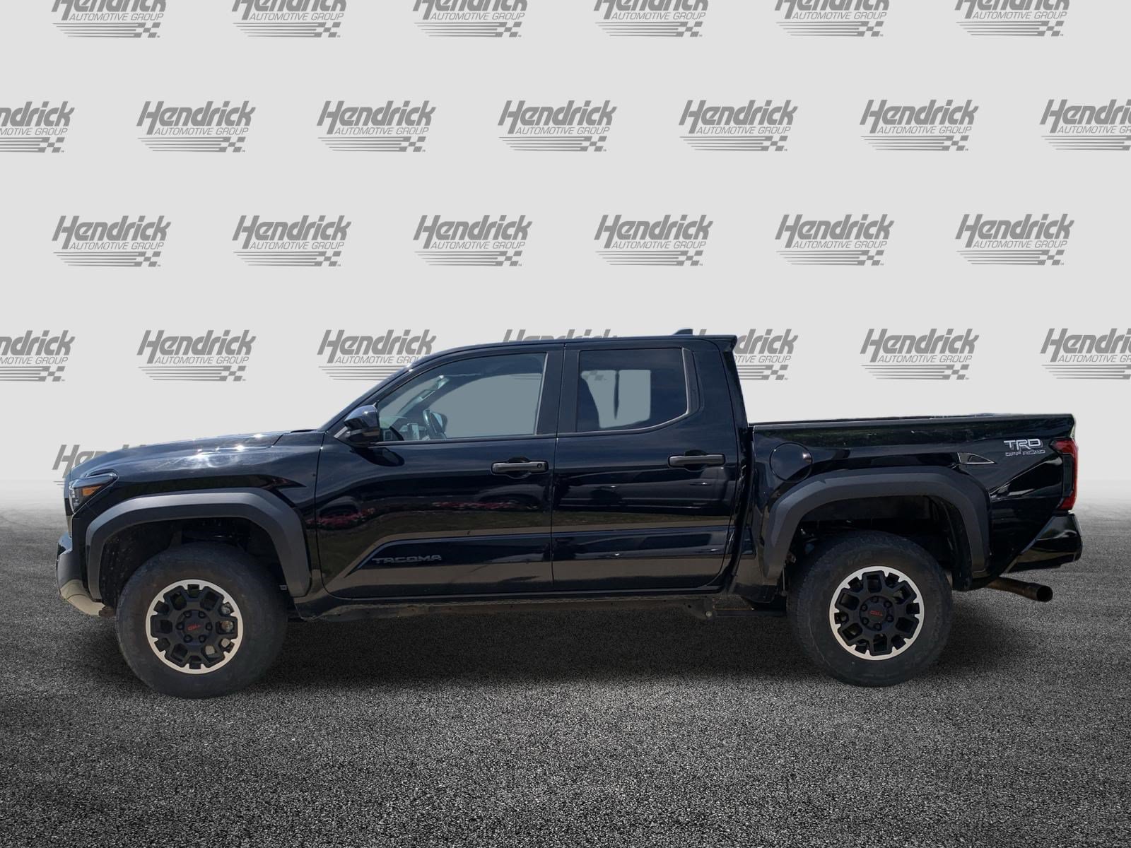 Used 2024 Toyota Tacoma TRD Off-Road AWD/4WD image 7