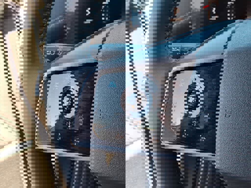 Used 2025 Nissan Murano SV image 10