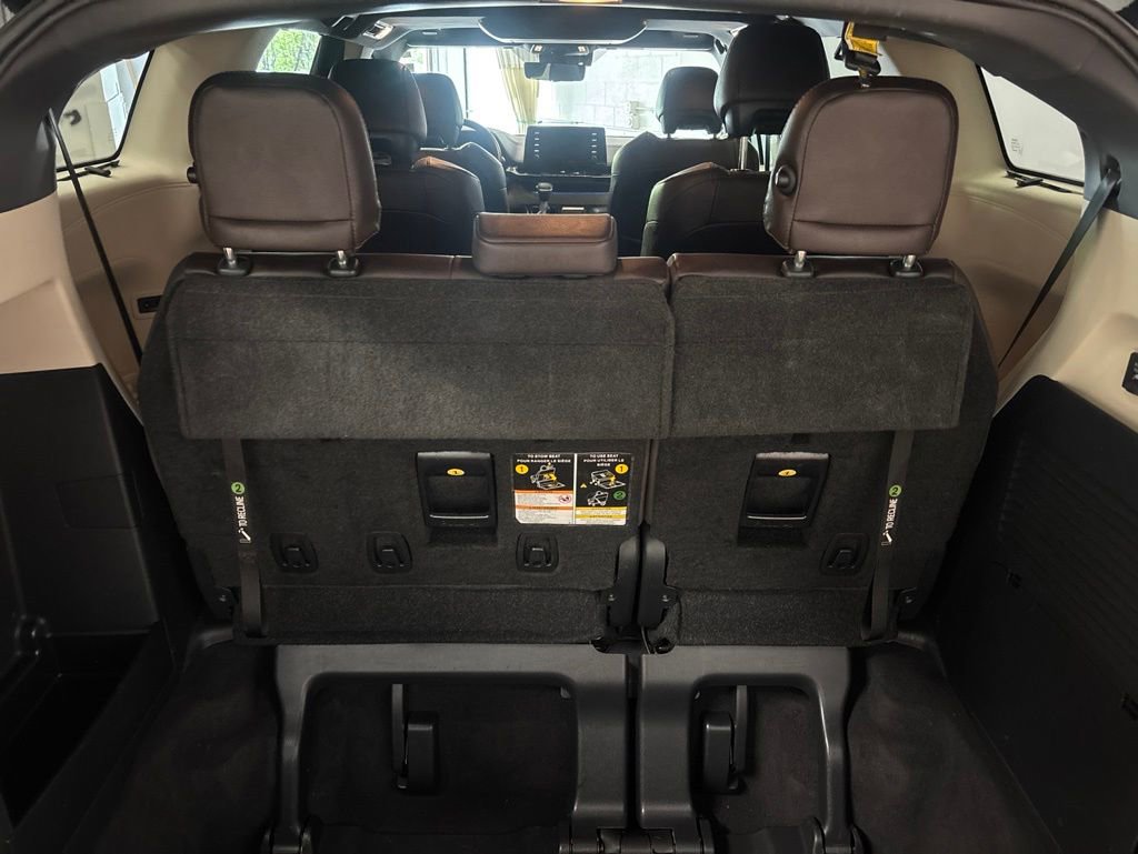Used 2022 Toyota Sienna Platinum AWD/4WD image 12