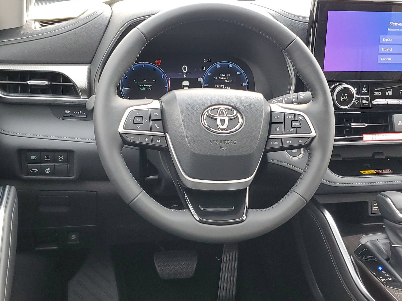 New 2026 Toyota Highlander Platinum AWD/4WD image 12