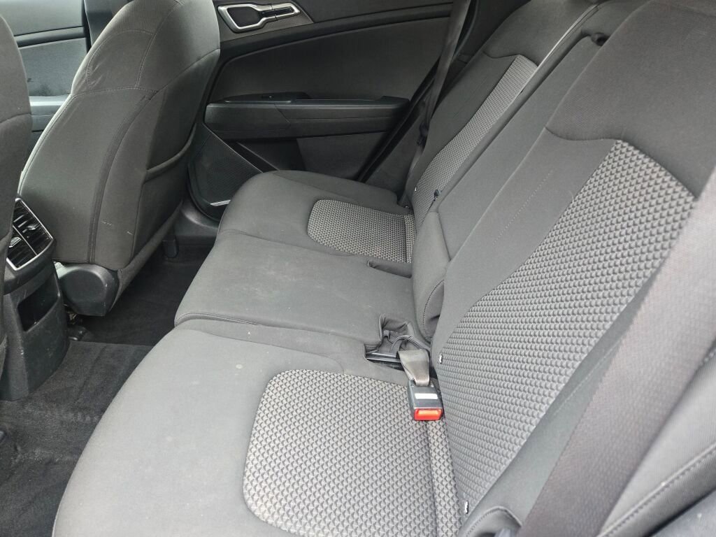 Used 2023 Kia Sportage LX image 16