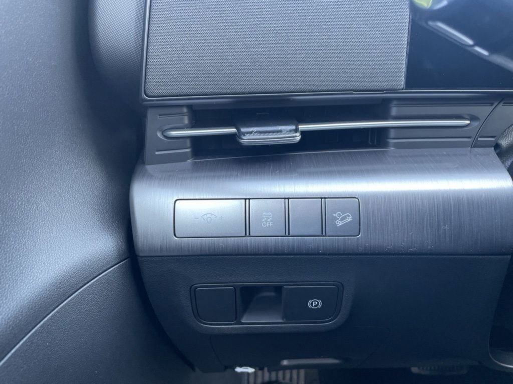 New 2024 Hyundai Kona SEL w/ Convenience Package image 30