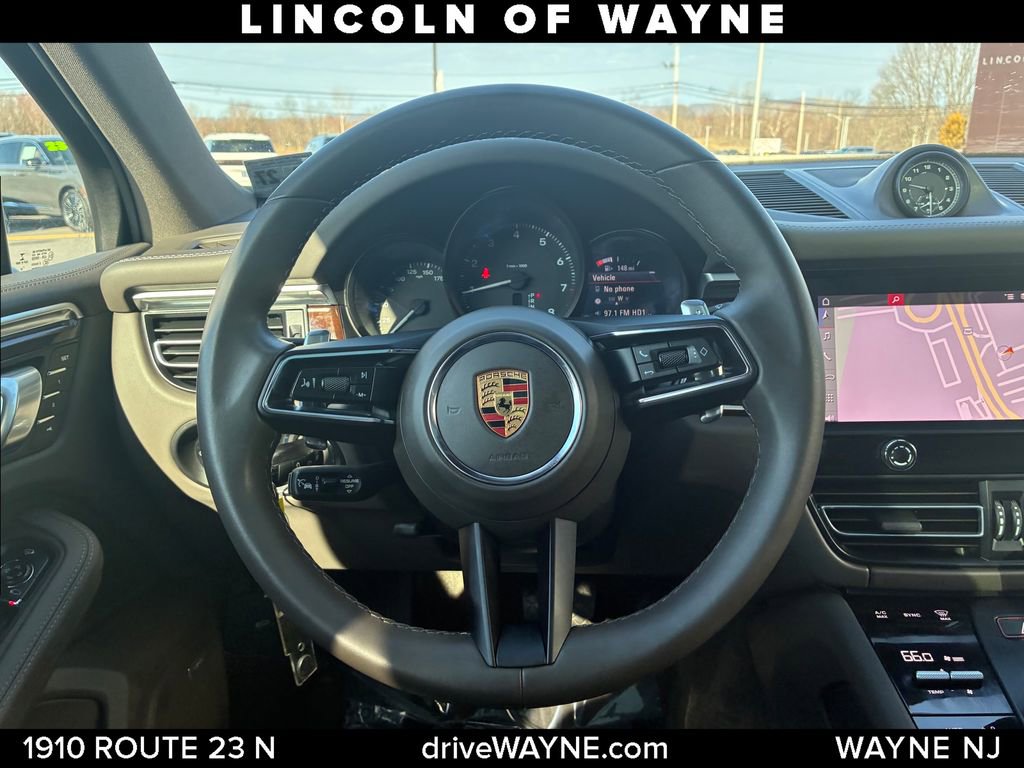 Used 2022 Porsche Macan image 24