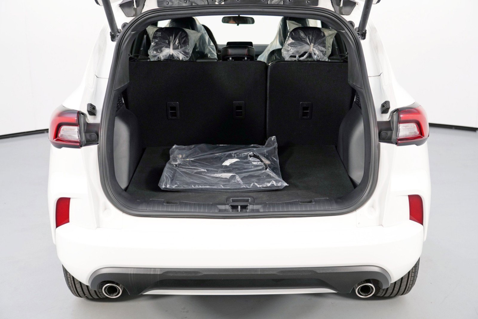 Used 2024 Ford Escape ST-Line Select image 9