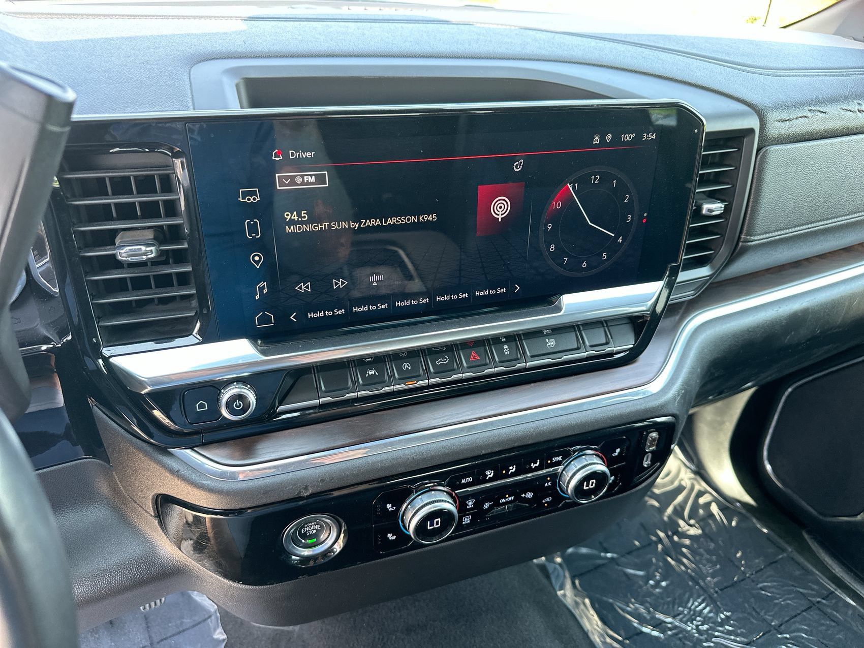 Used 2024 GMC Sierra 1500 SLT AWD/4WD image 16