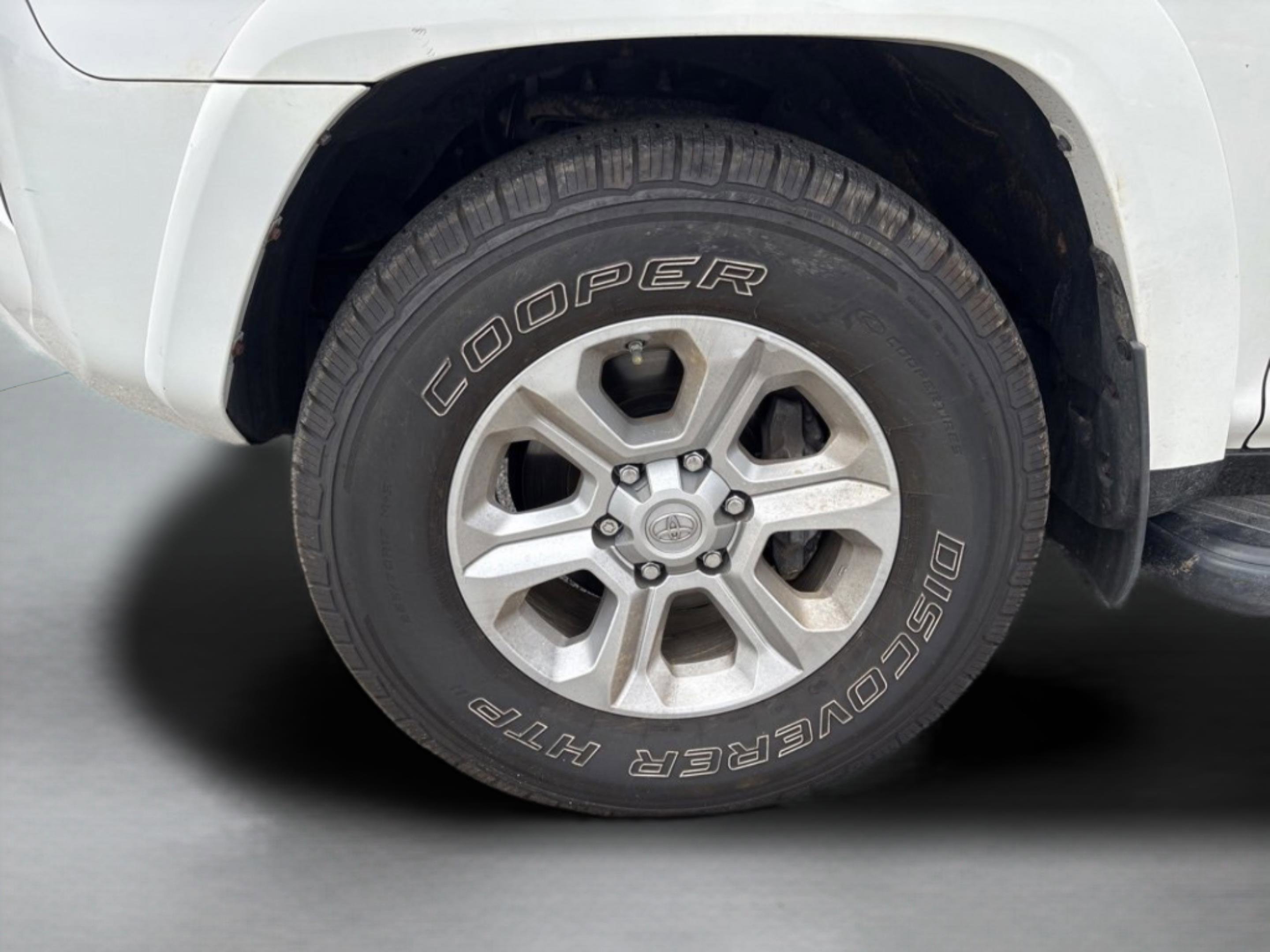 Used 2018 Toyota 4Runner SR5 image 39