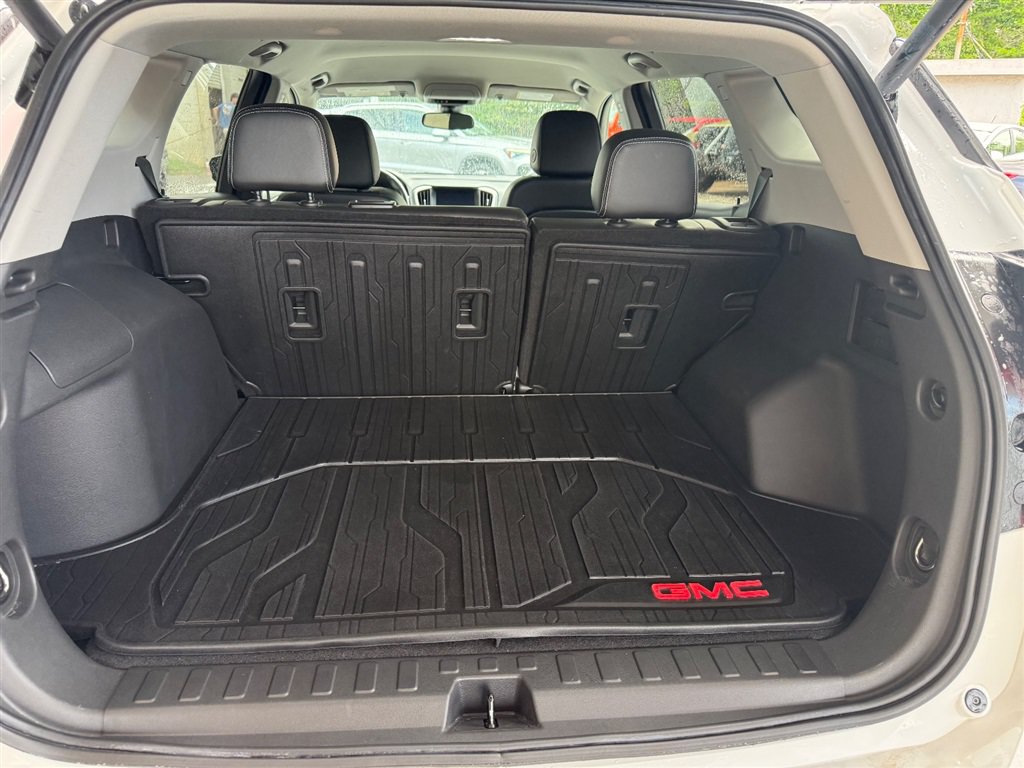 Used 2022 GMC Terrain SLT w/ Tech Package AWD/4WD image 6