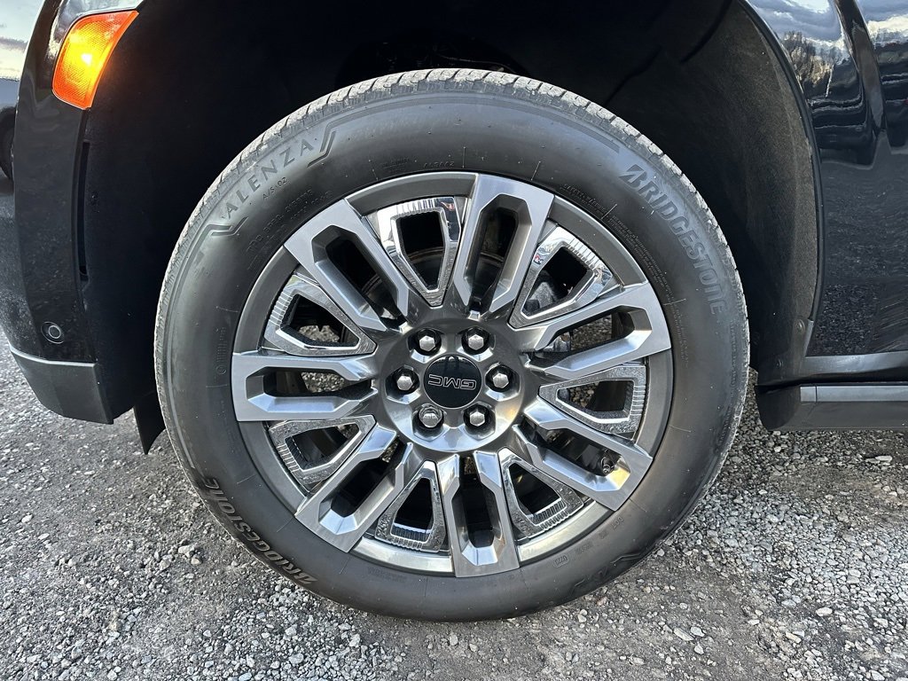 Used 2023 GMC Yukon Denali Ultimate image 11