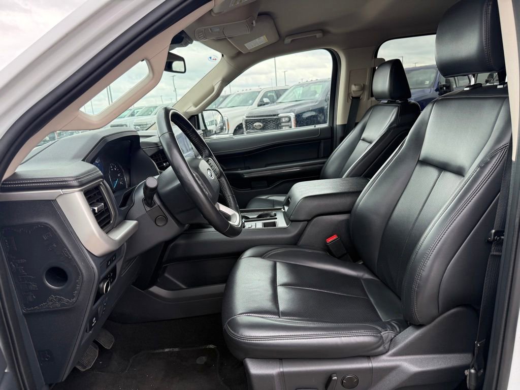 Used 2024 Ford Expedition XLT image 5