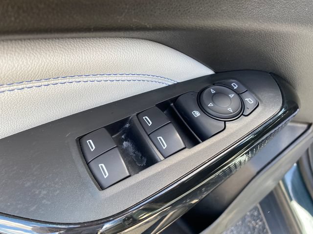 Used 2025 Chevrolet Trax LT FWD image 17