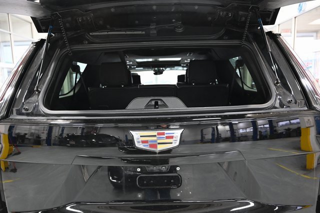 Used 2025 Cadillac Escalade ESV Sport Platinum w/ LPO, Floor Liner Package image 8