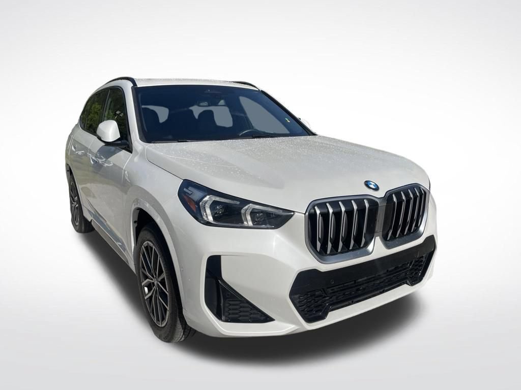 Used 2023 BMW X1 xDrive28i w/ M Sport Package AWD/4WD image 2
