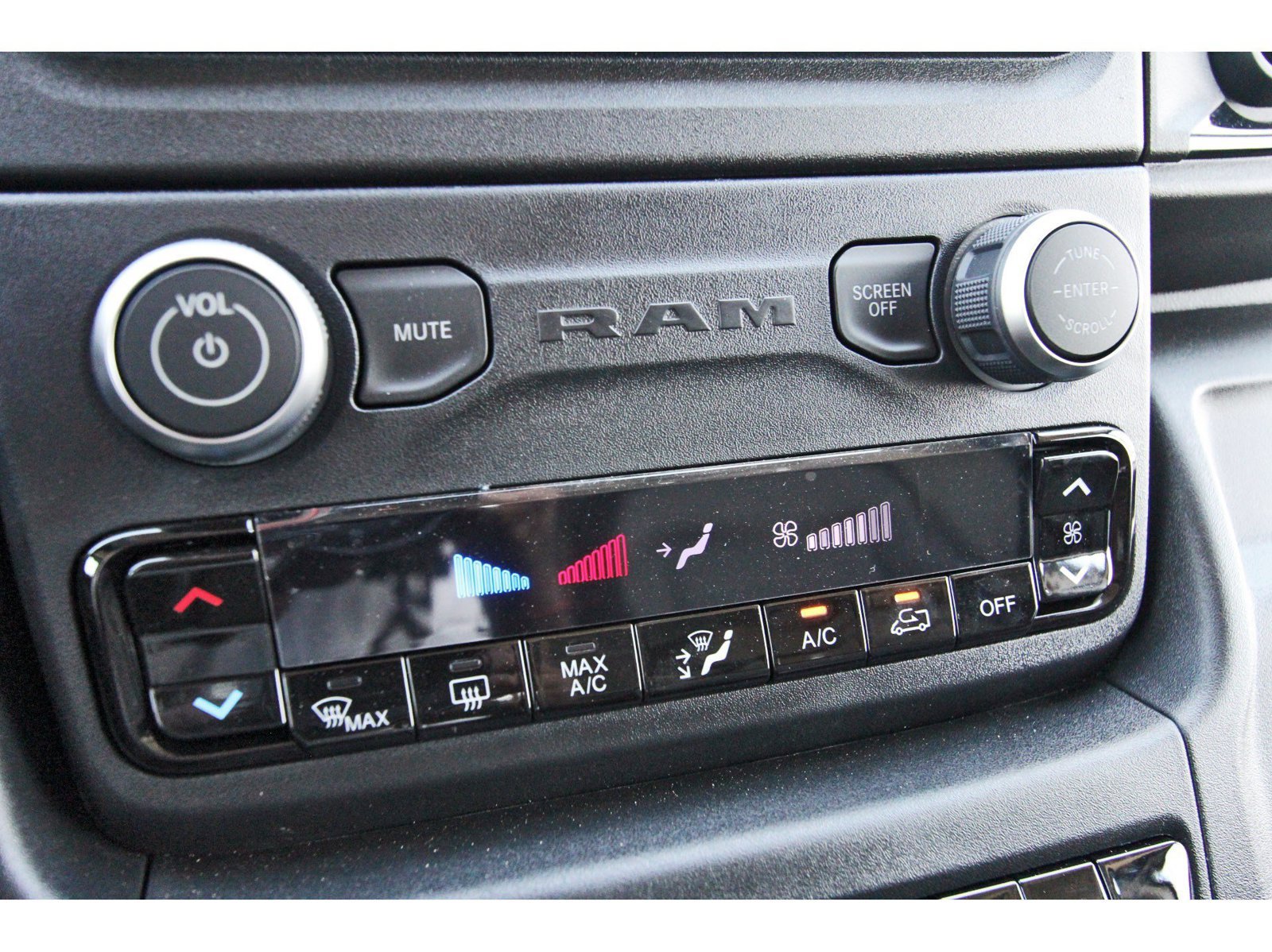 New 2026 RAM ProMaster 1500 w/ Convenience Group FWD image 19