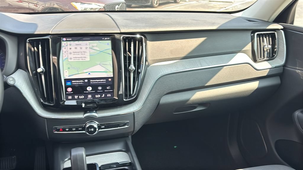 Certified 2025 Volvo XC60 B5 Plus AWD/4WD image 8