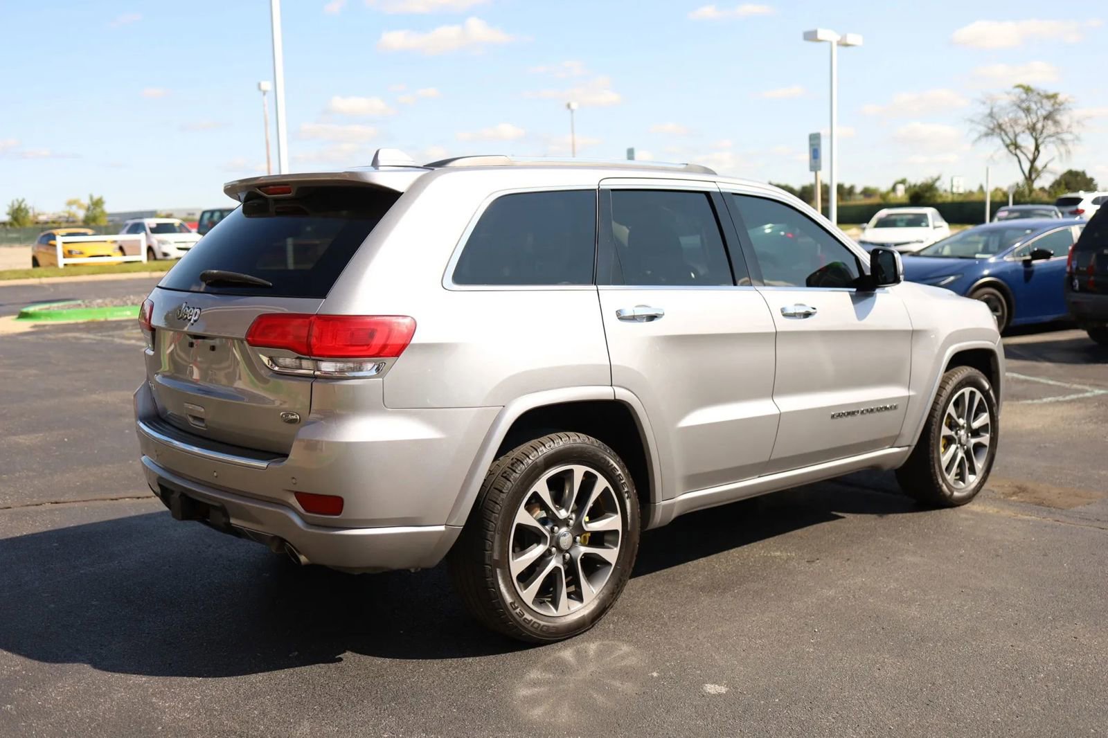 Used 2017 Jeep Grand Cherokee Overland image 5