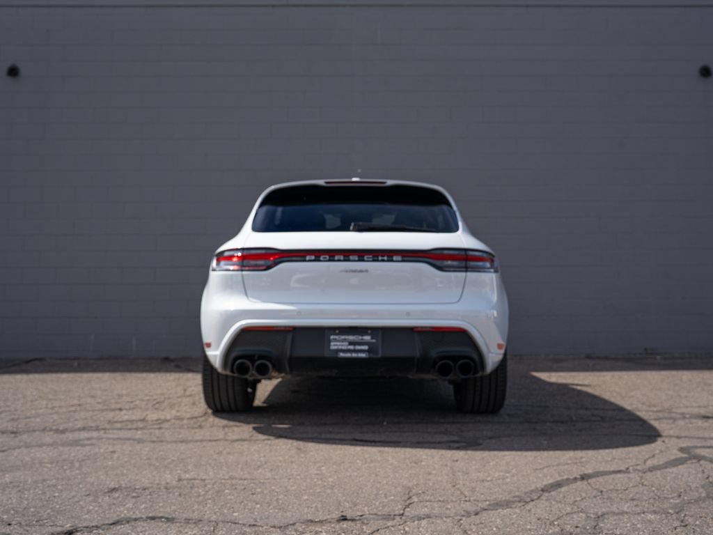 Certified 2025 Porsche Macan AWD/4WD image 6