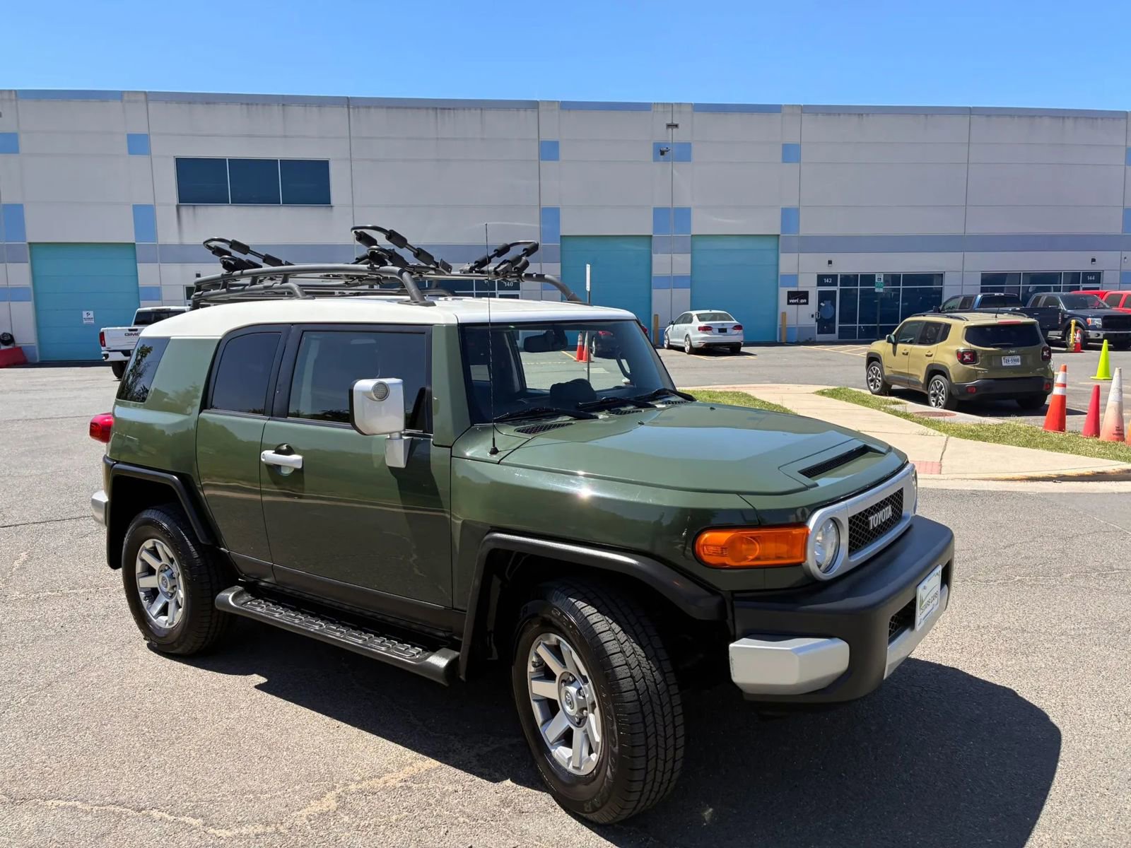 Used 2014 Toyota FJ Cruiser 4WD w/ Upgrade Package image 20