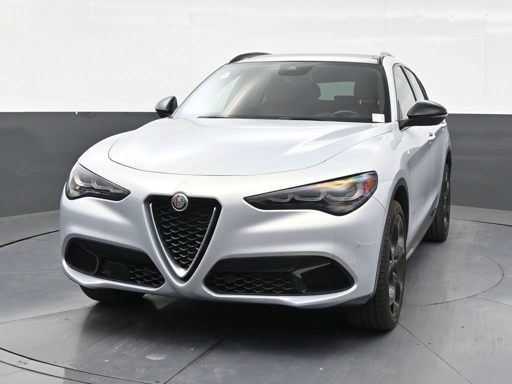Used 2024 Alfa Romeo Stelvio Ti w/ Performance Driving Package AWD/4WD image 8