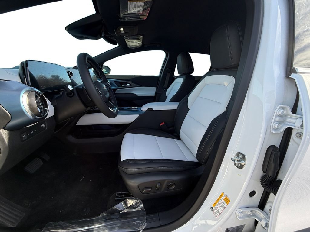 New 2026 Chevrolet Equinox EV LT image 9