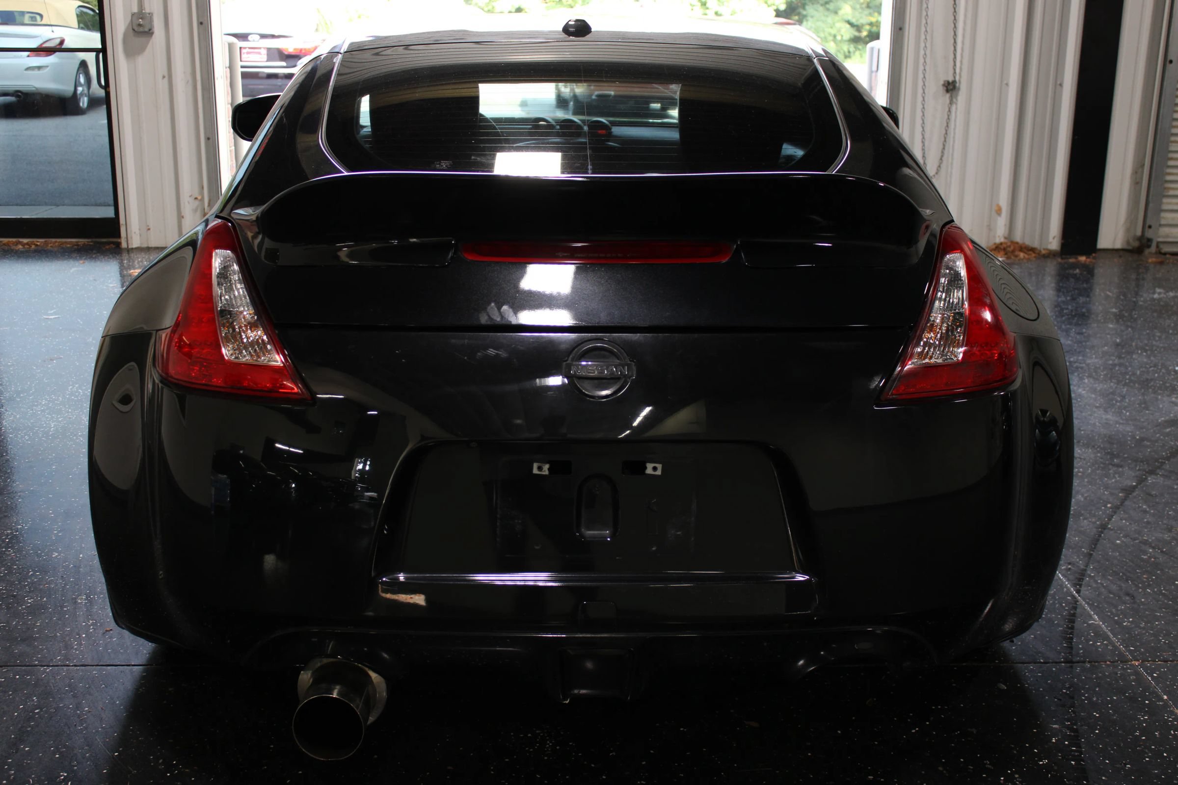 Used 2014 Nissan 370Z Touring w/ Sport Package RWD image 3