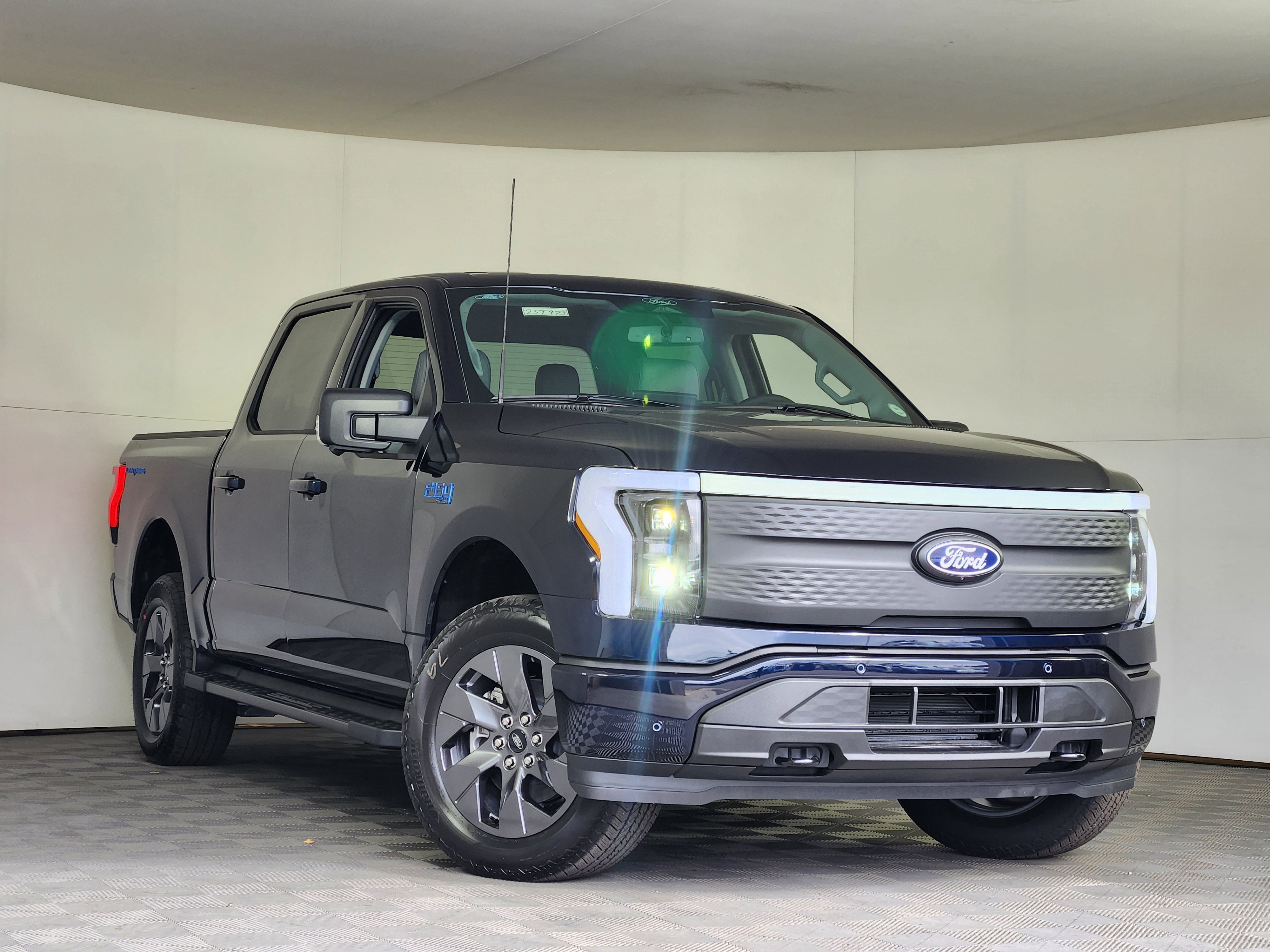 New 2025 Ford F150 Lightning Flash