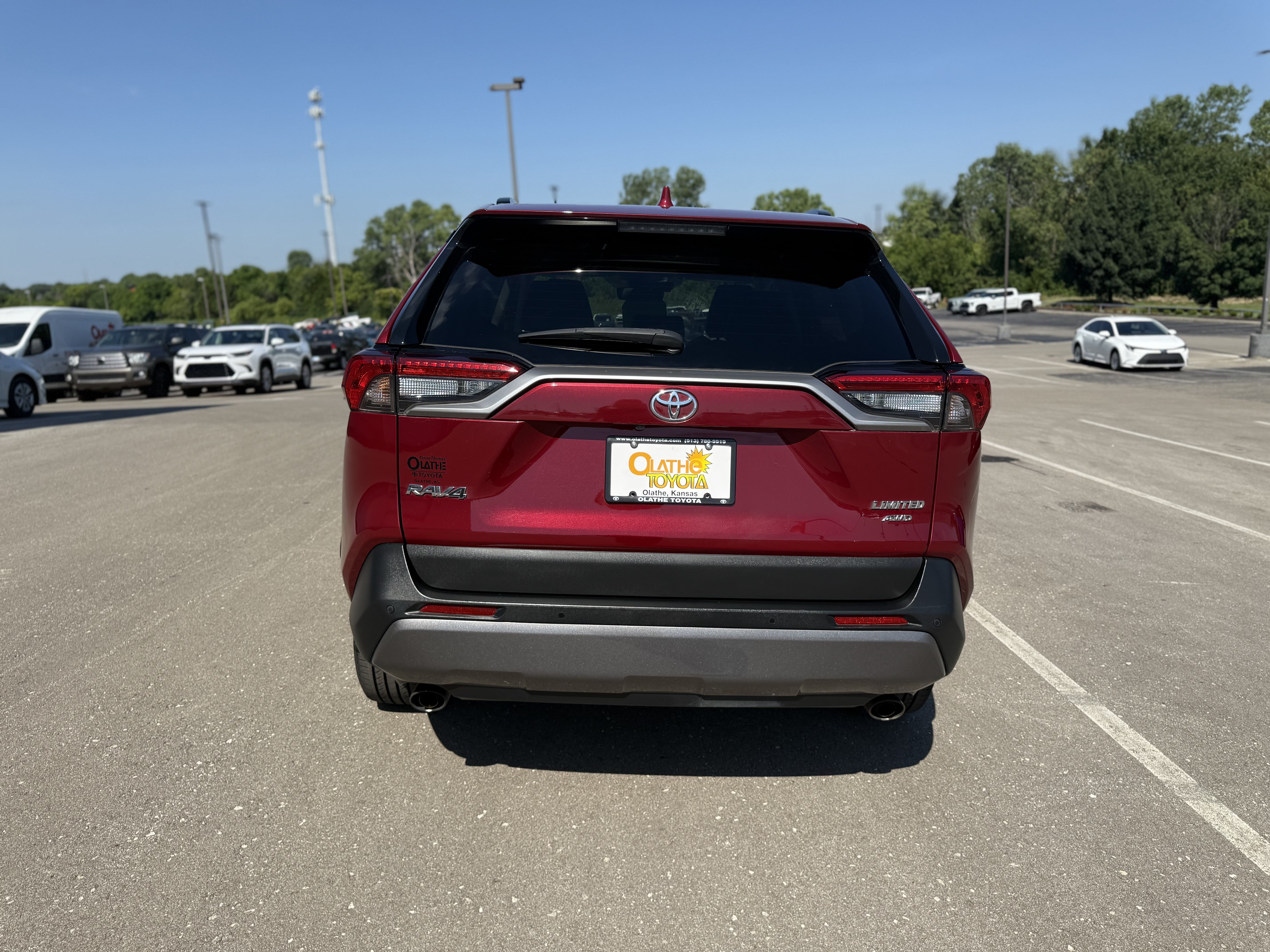 Used 2021 Toyota RAV4 Limited w/ Limited Grade Weather Package AWD/4WD image 31