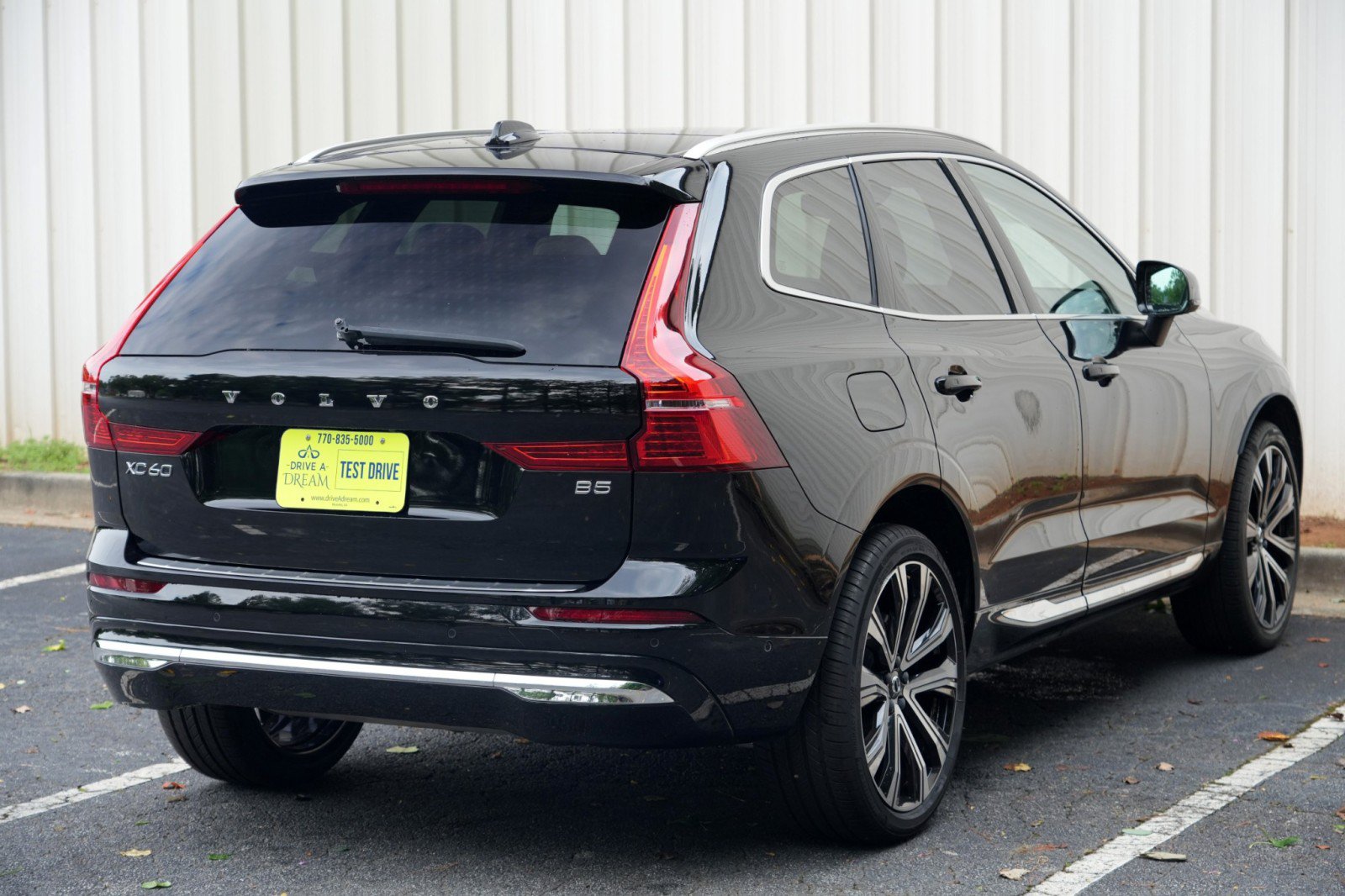 Used 2023 Volvo XC60 B5 Ultimate w/ Climate Package FWD image 53