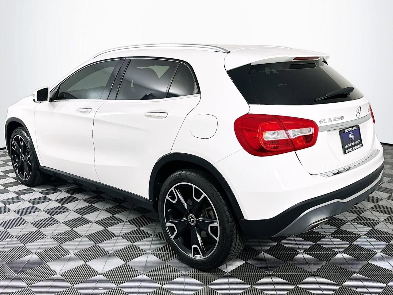 Used 2019 Mercedes-Benz GLA 250 4MATIC image 8