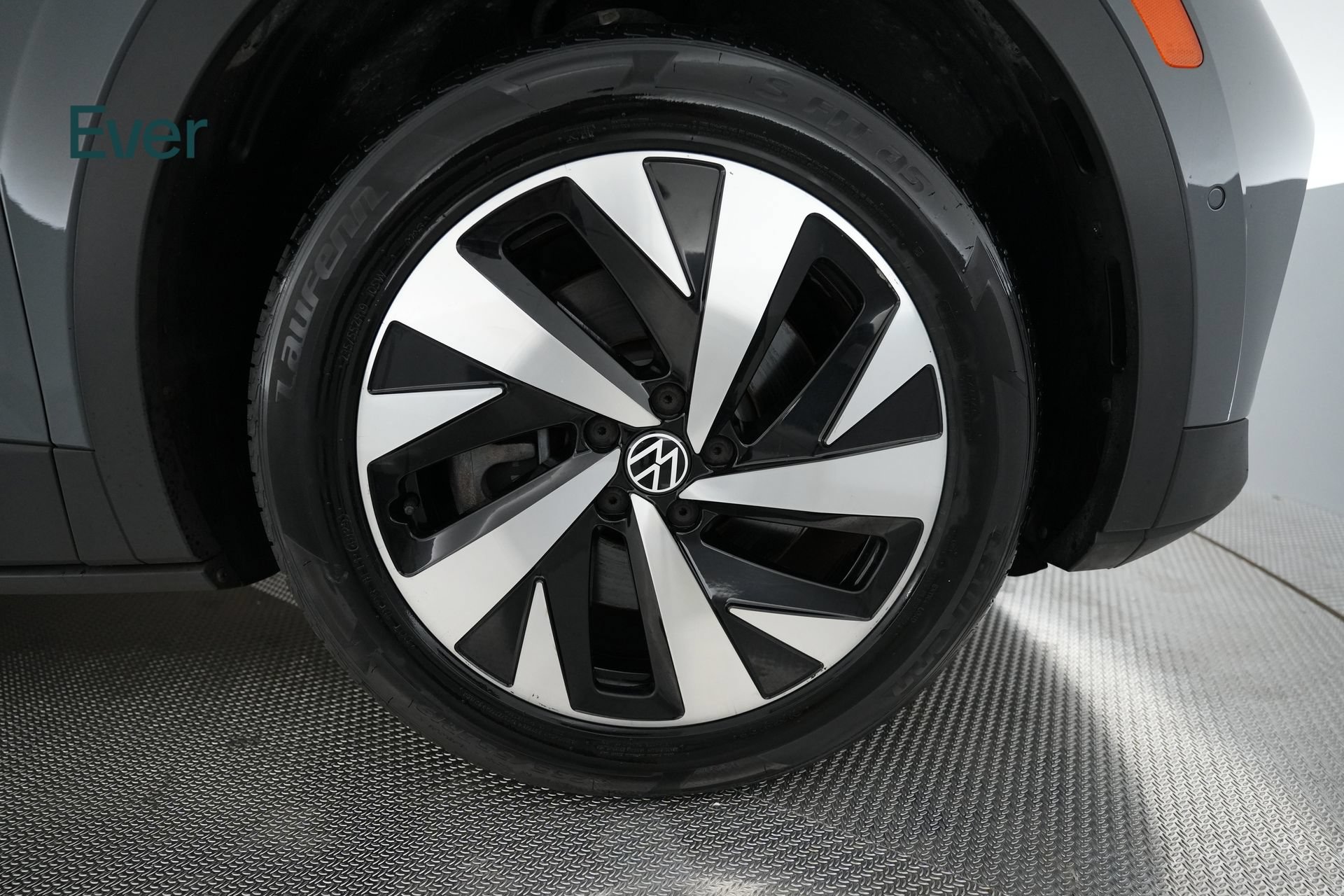 Used 2023 Volkswagen ID.4 Pro AWD/4WD image 17