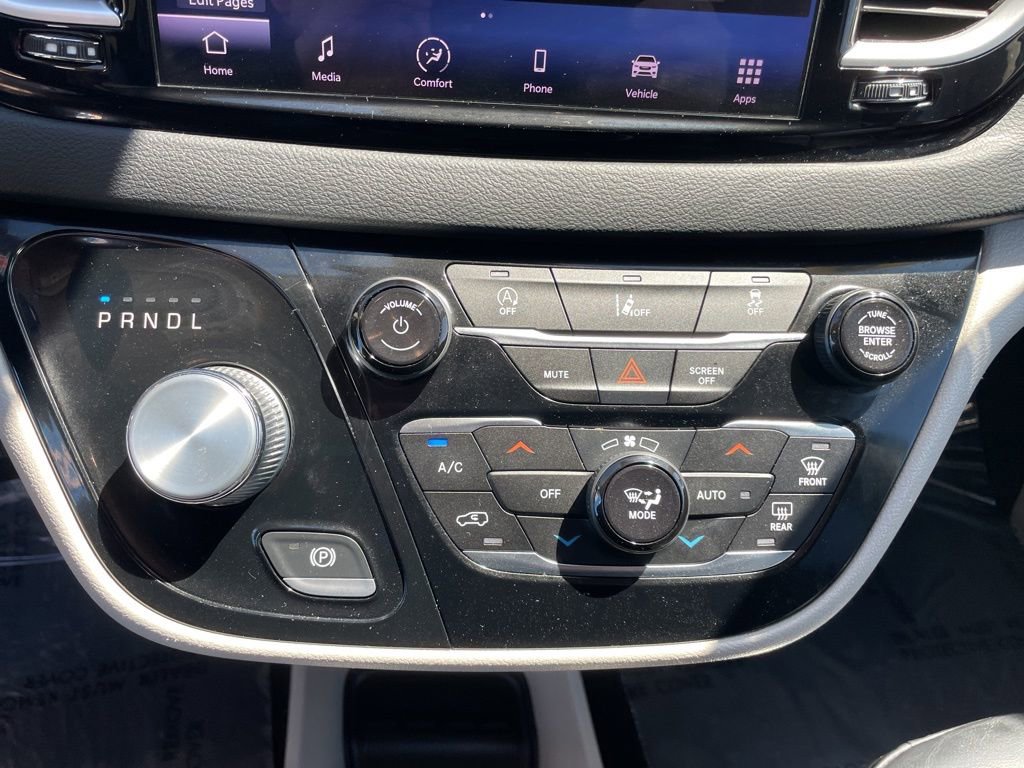 Used 2022 Chrysler Pacifica Touring-L FWD image 18