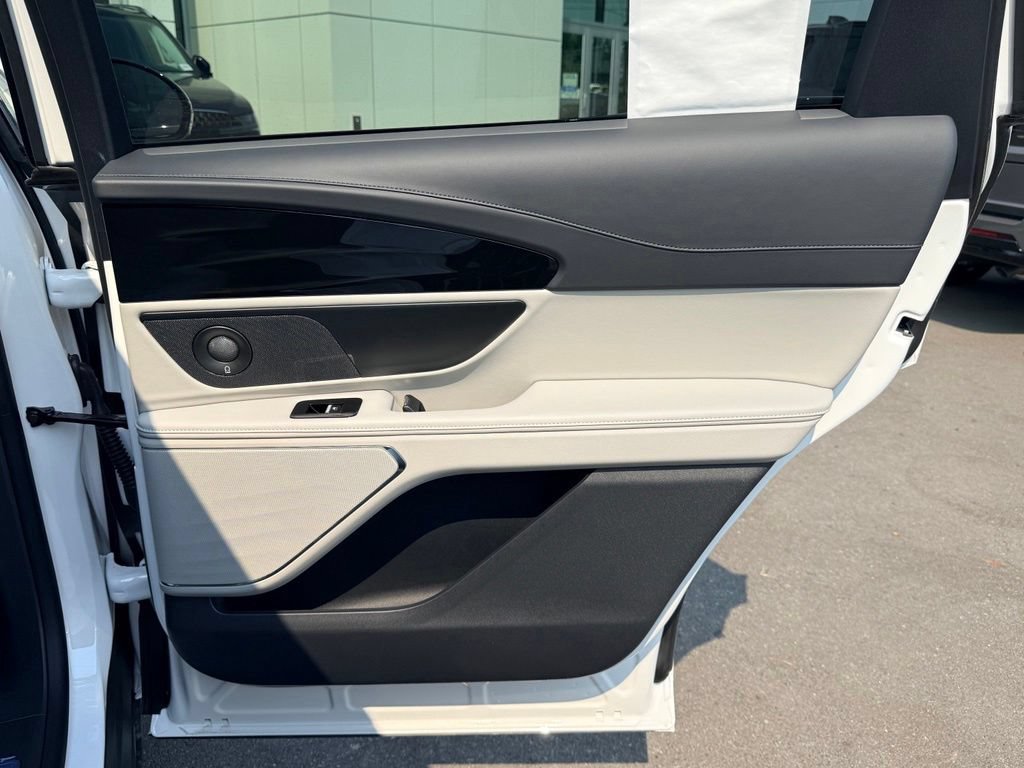New 2026 Lincoln Nautilus Reserve AWD/4WD image 28