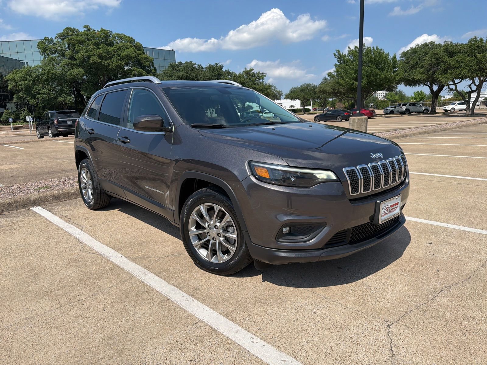 Used 2019 Jeep Cherokee Latitude Plus FWD video 1