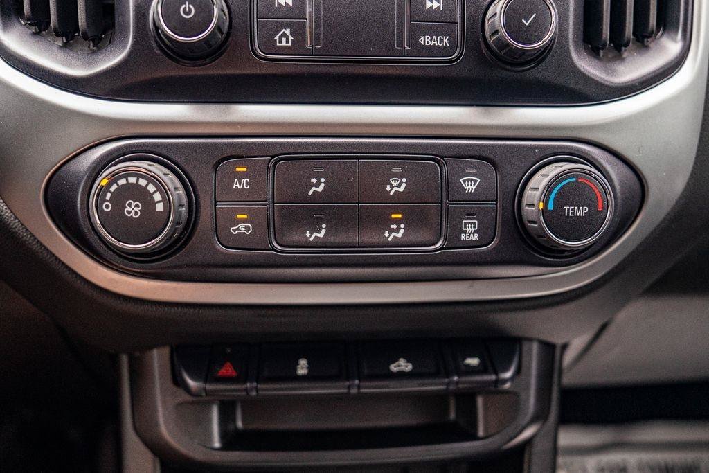 Used 2022 Chevrolet Colorado LT w/ LT Convenience Package AWD/4WD image 11