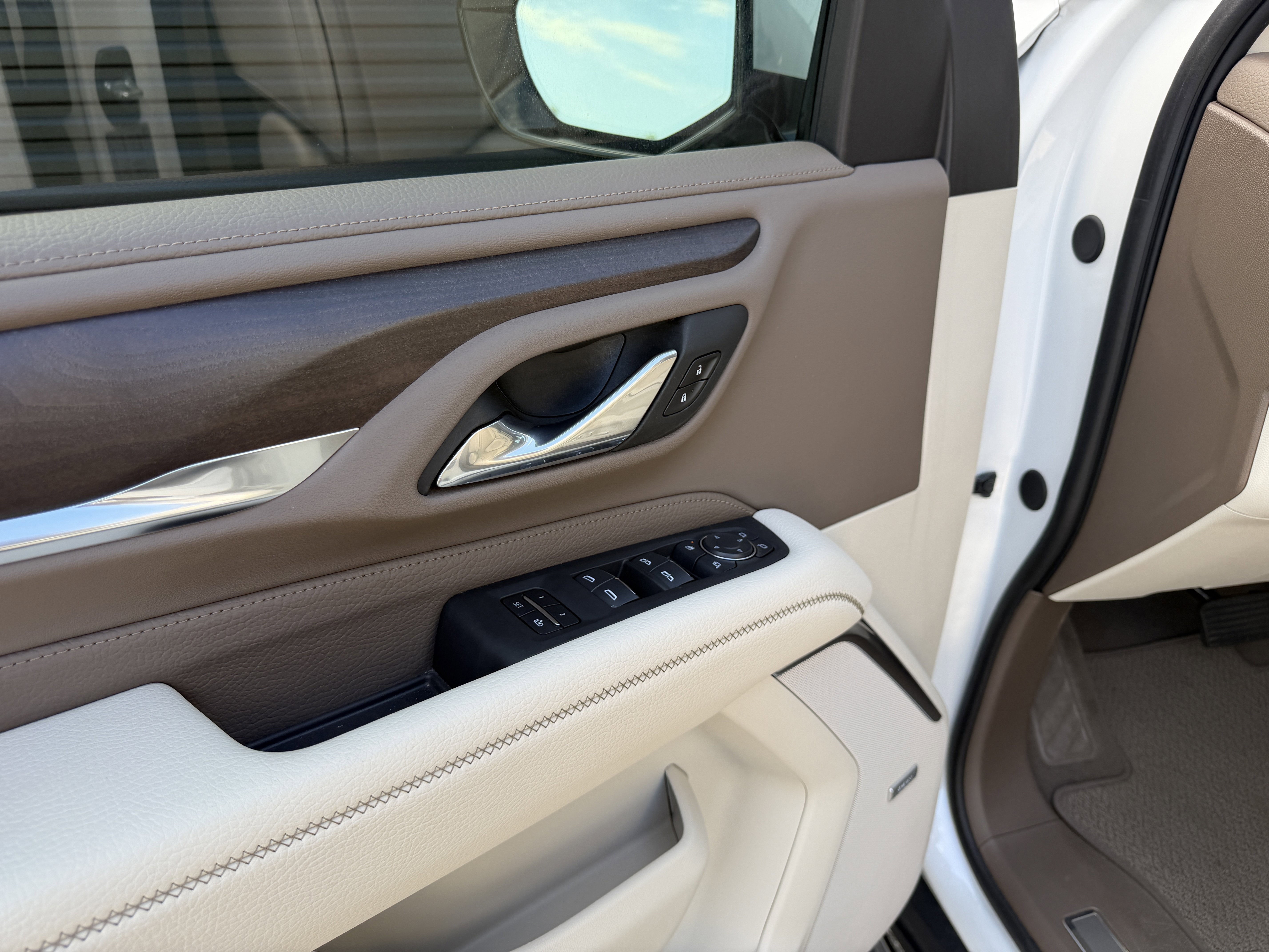 Used 2024 GMC Yukon Denali image 27