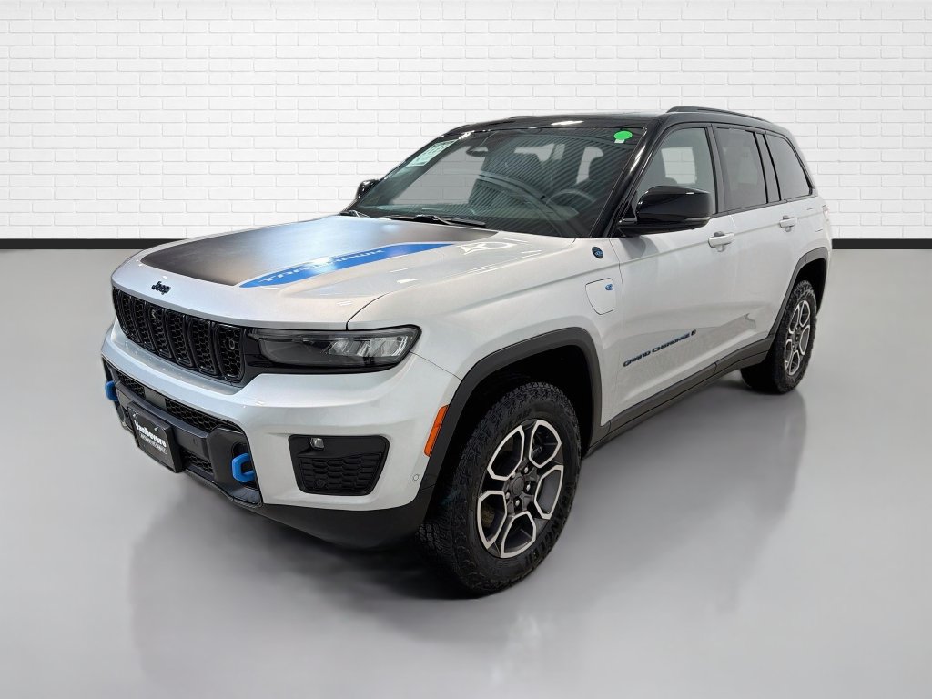 Used 2023 Jeep Grand Cherokee Trailhawk w/ Advanced Protech Group II AWD/4WD image 5