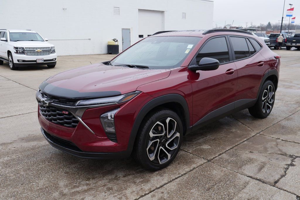 Used 2025 Chevrolet Trax RS w/ Sunroof Package image 4