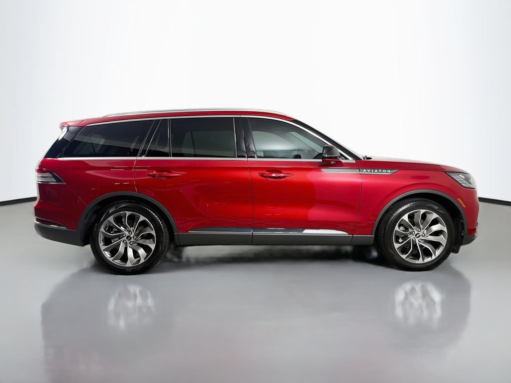 Used 2026 Lincoln Aviator 2WD image 4