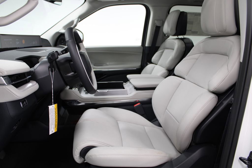 New 2026 Lincoln Navigator L Reserve AWD/4WD image 25